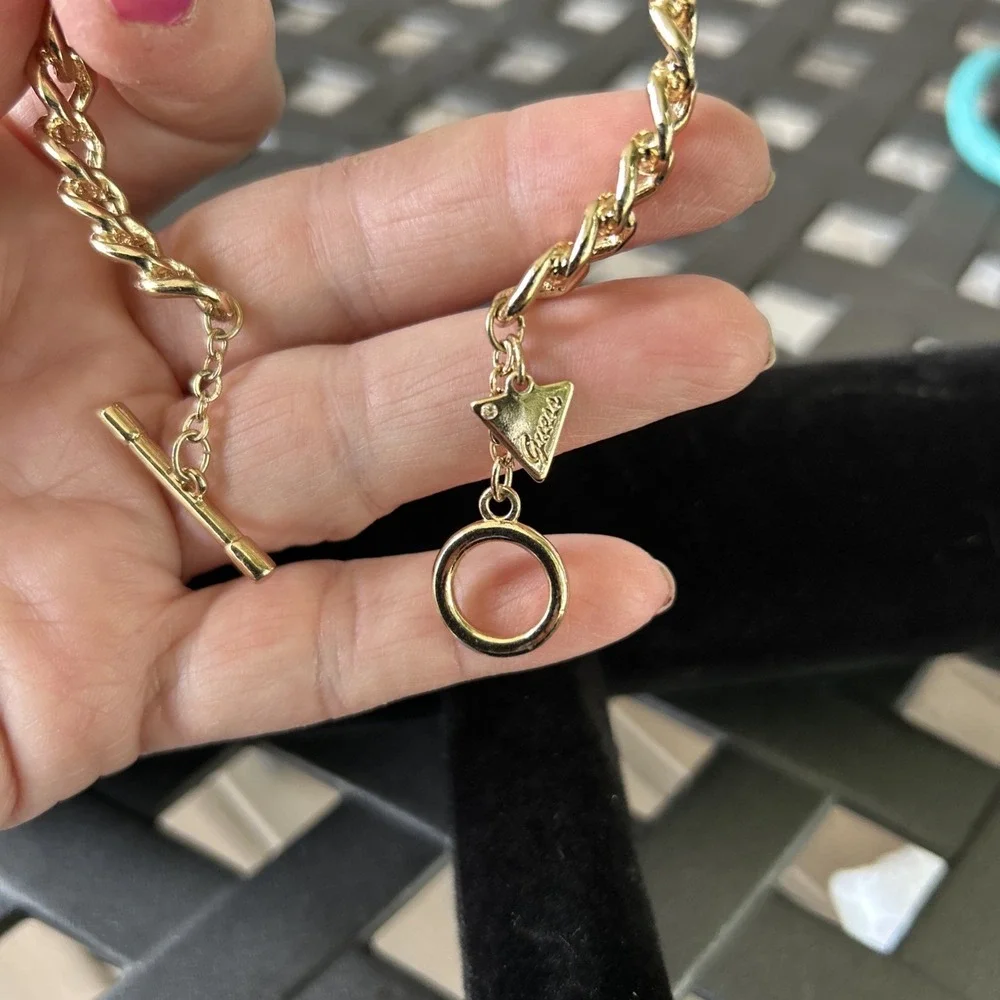 Gold Tone‎ Vintage Guess Chain Link I'd Bracelet